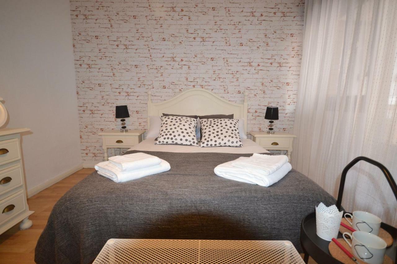 Apartamento Fleta Appartement Zaragoza Buitenkant foto
