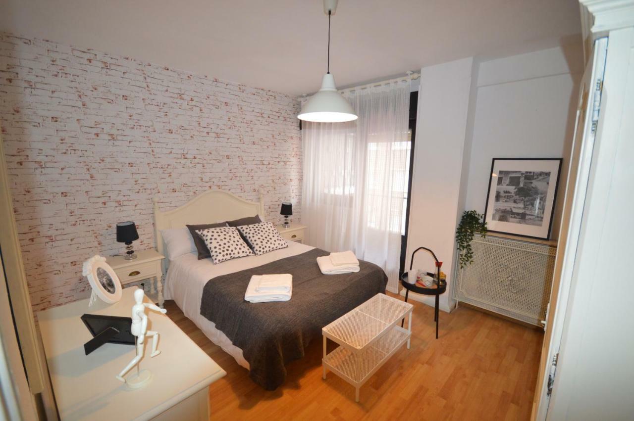 Apartamento Fleta Appartement Zaragoza Buitenkant foto